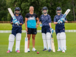 thumbnail ANZ ambassador Suzie Bates with young cricketers-269